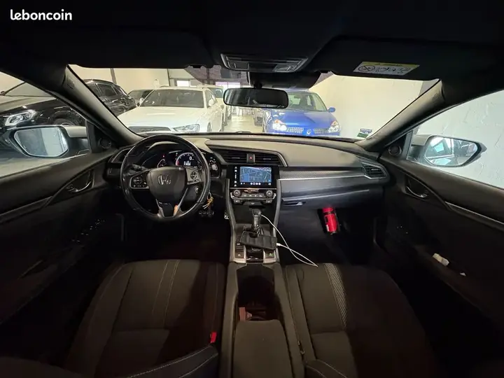 Honda Civic 2018 photo 2