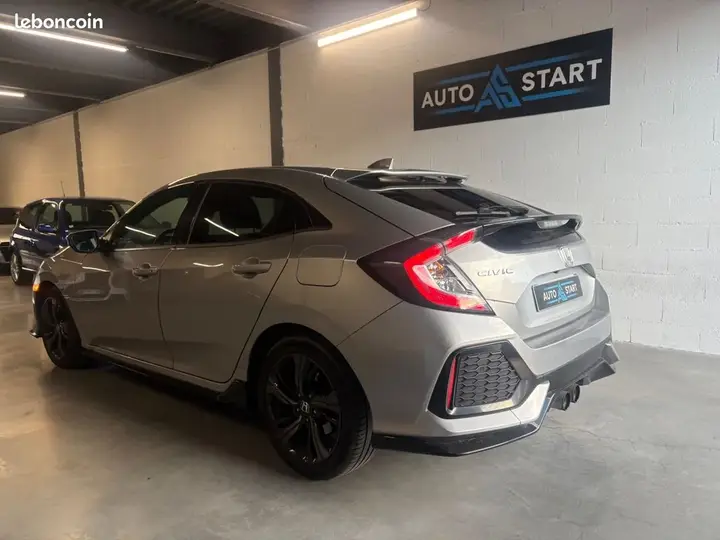 Honda Civic 2018 photo 3