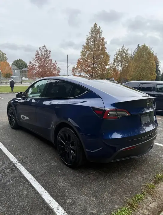 Tesla Model Y 2022 photo 2