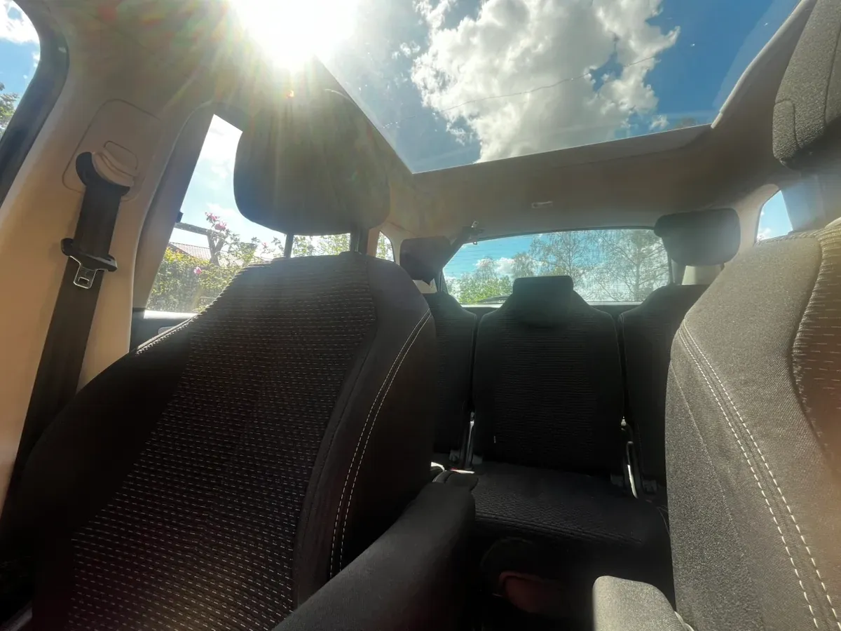 Citroen C4 Picasso 2011 photo 2