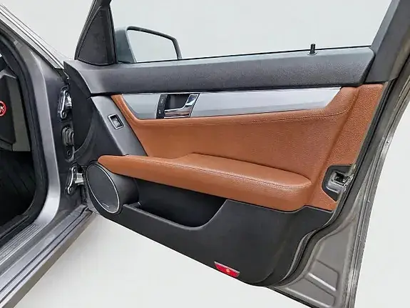 Mercedes-Benz C 250 2011 photo 4