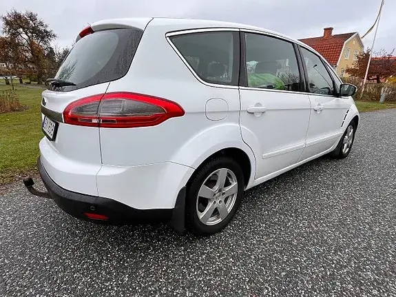 Ford S-Max 2012 photo 4