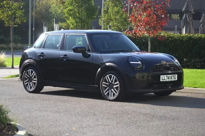 Mini Cooper 2025 photo 2