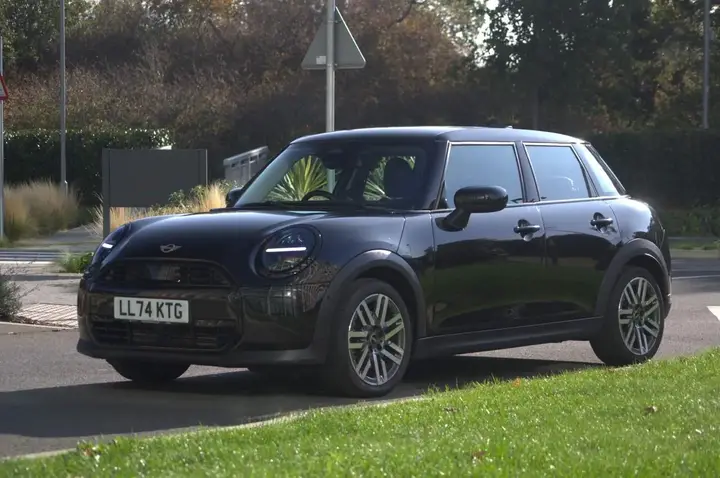 Mini Cooper 2025 photo 4