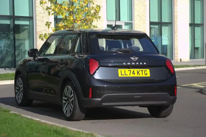 Mini Cooper 2025 photo 5