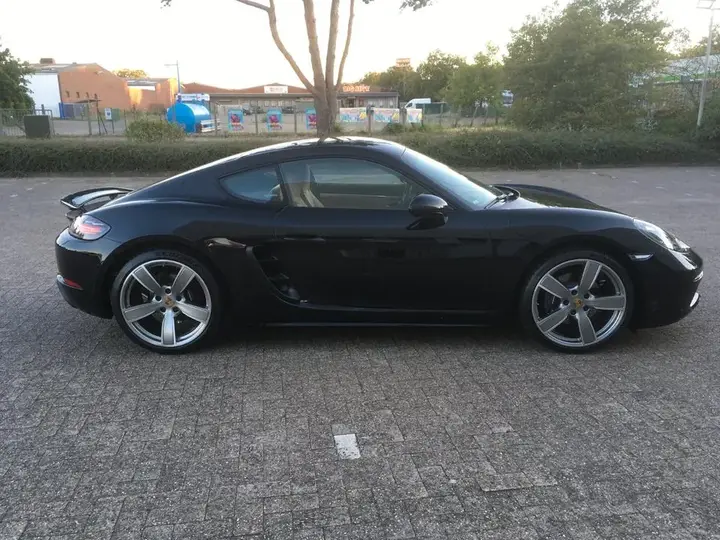 Porsche Cayman