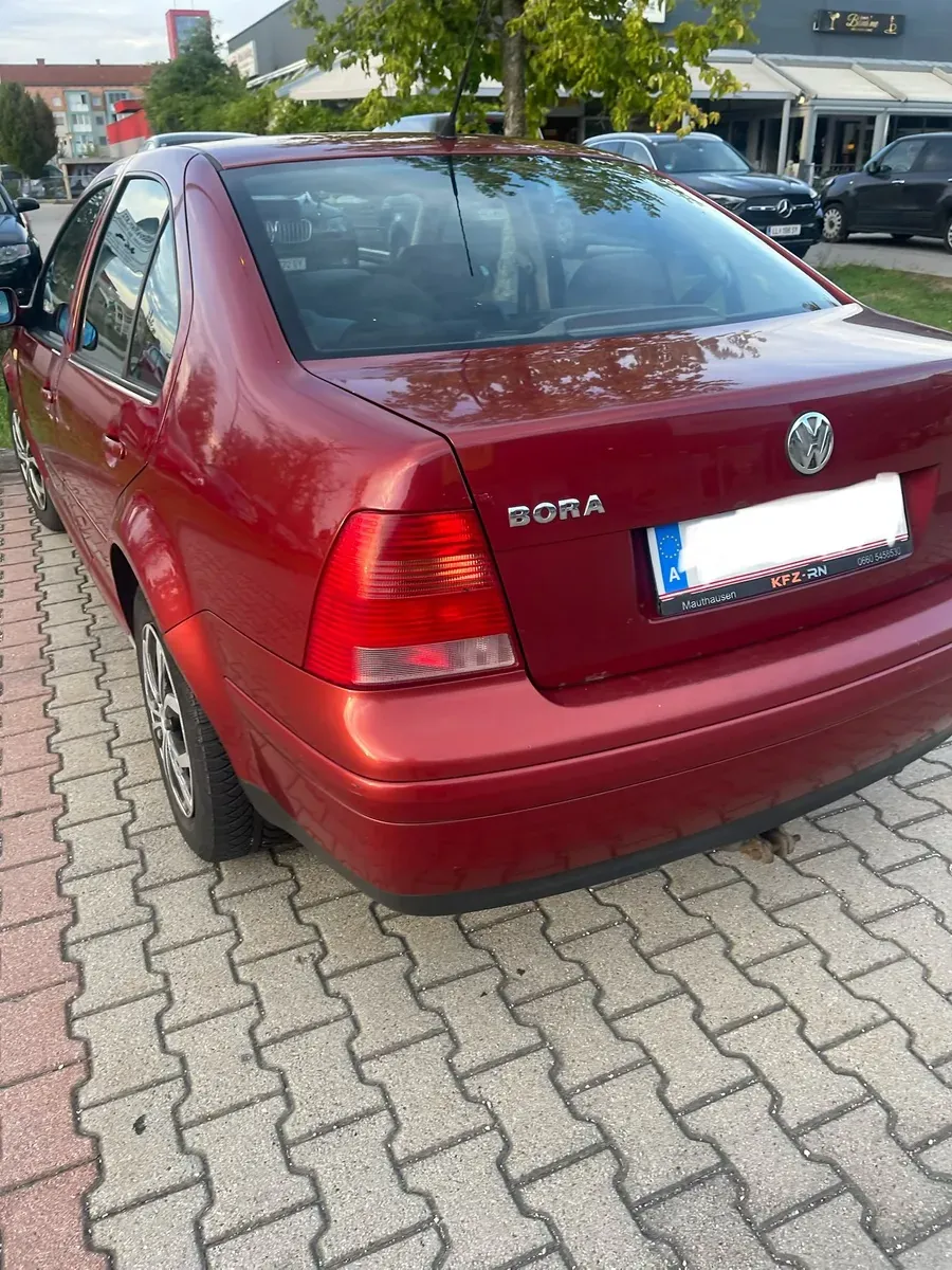 Volkswagen Bora 1999 photo 2