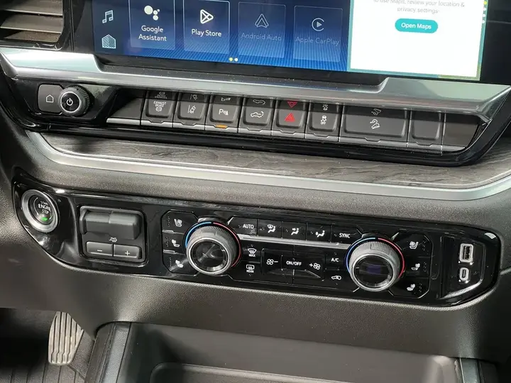 Chevrolet Silverado 3500Hd 2025 photo 4