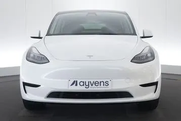 Tesla Model Y 2023 photo 2