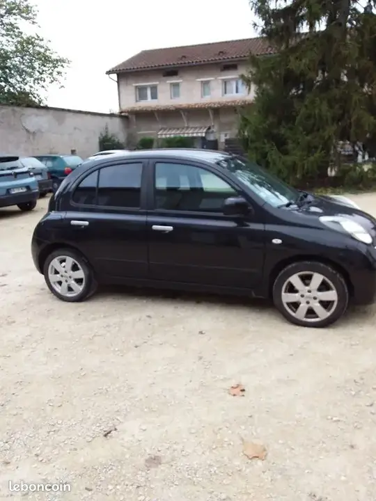 Nissan Micra 2010 photo 4