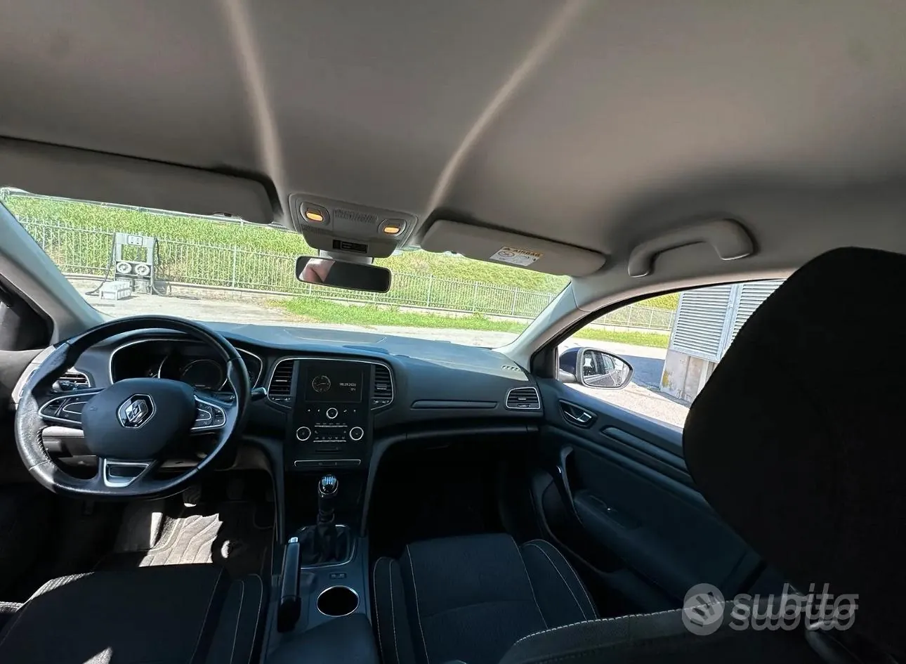 Renault Megane 2017 photo 2
