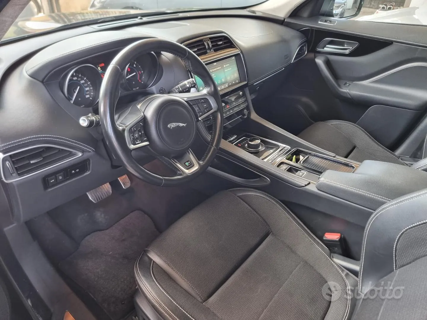 Jaguar F-Pace 2019 photo 5