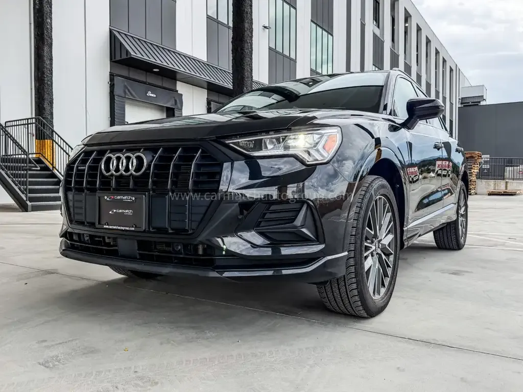 Audi Q3 2022 photo 2