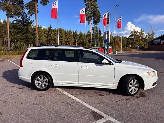 Volvo V70 2011 photo 2