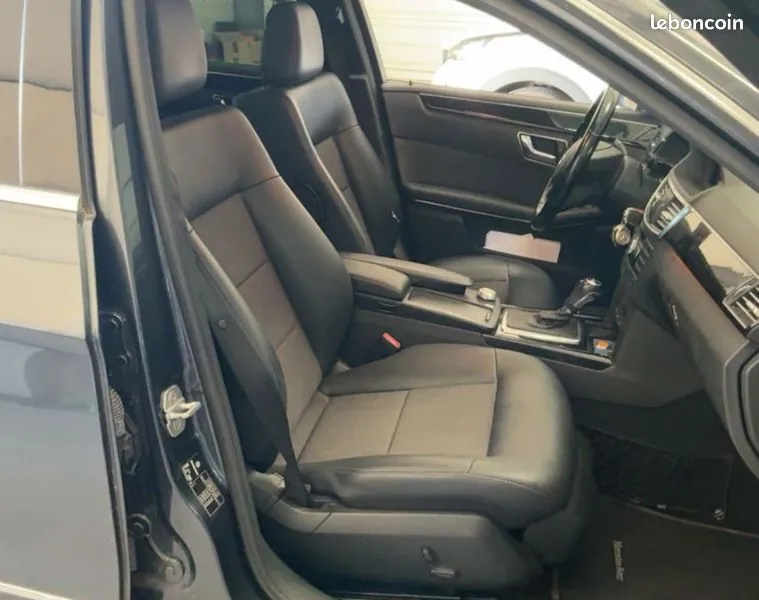 Mercedes-Benz E-Class 2011 photo 4