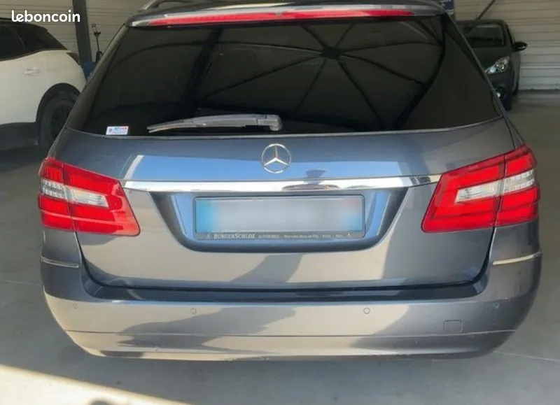 Mercedes-Benz E-Class 2011 photo 2