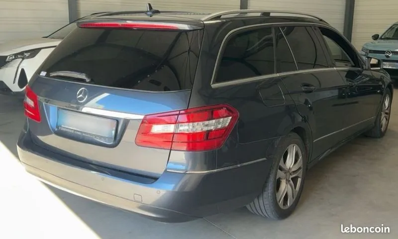 Mercedes-Benz E-Class 2011 photo 3