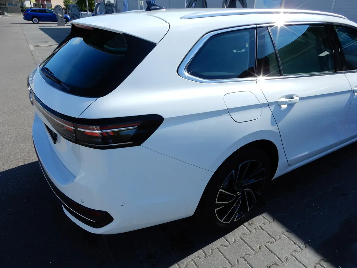 Volkswagen Passat 2024 photo 3