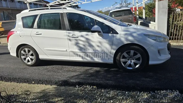 Peugeot 308 2008 photo 4