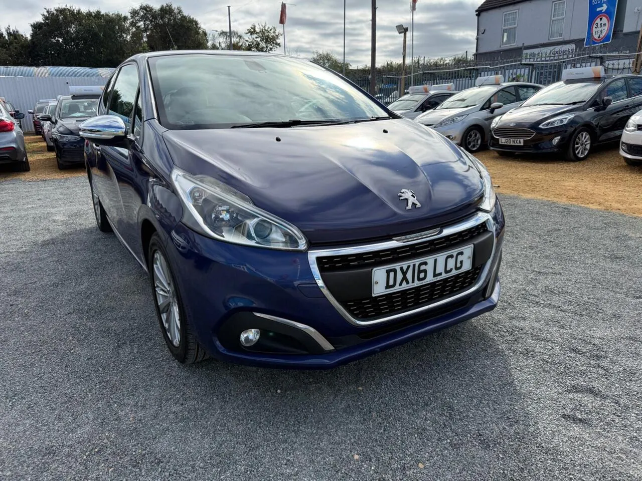 Peugeot 208