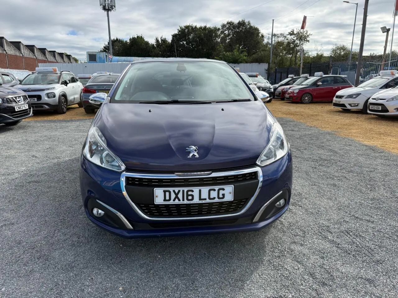 Peugeot 208 2016 photo 2