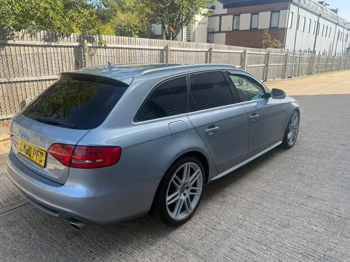Audi A4 Avant 2010 photo 3