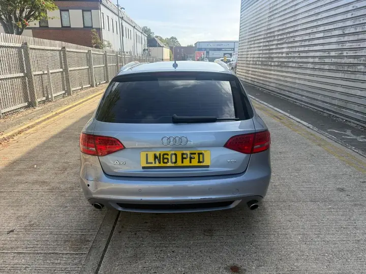 Audi A4 Avant 2010 photo 4