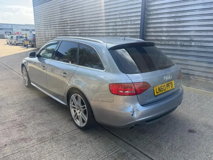 Audi A4 Avant 2010 photo 5