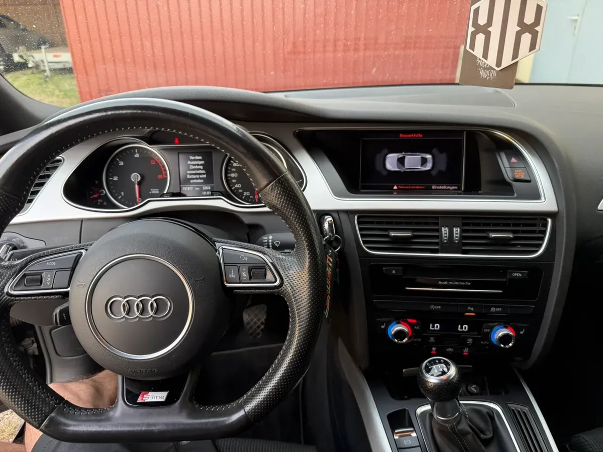 Audi A4 2015 photo 2