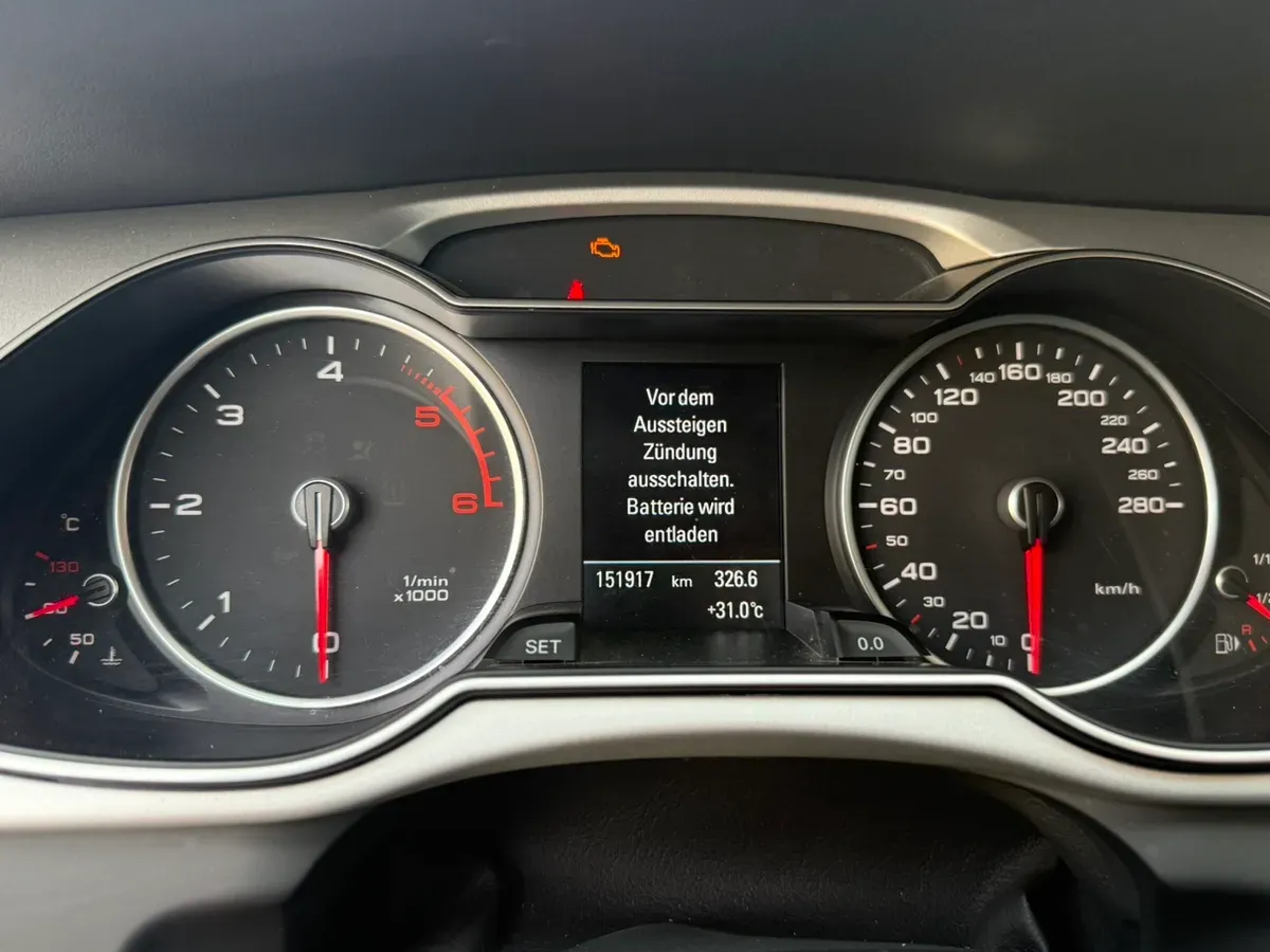 Audi A4 2015 photo 3