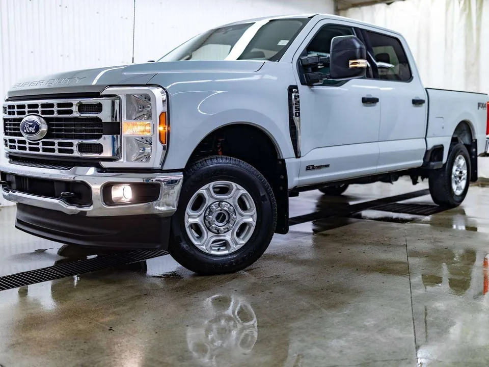 Ford F250 2025 photo 3