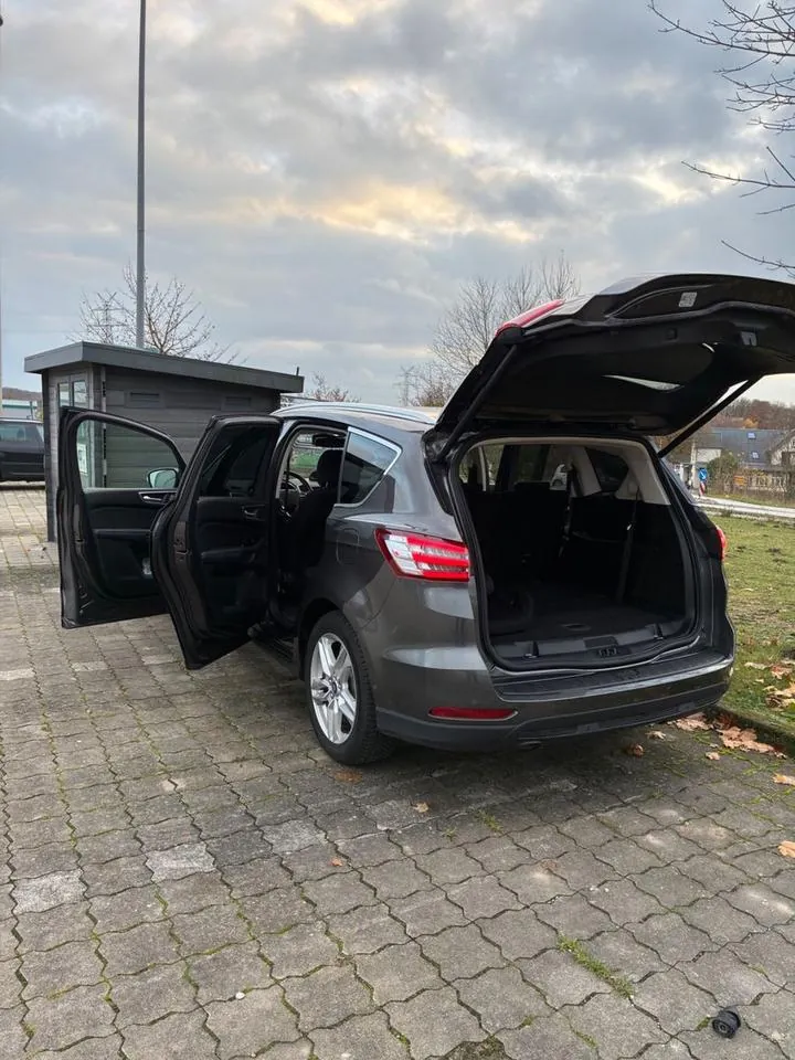 Ford S-Max