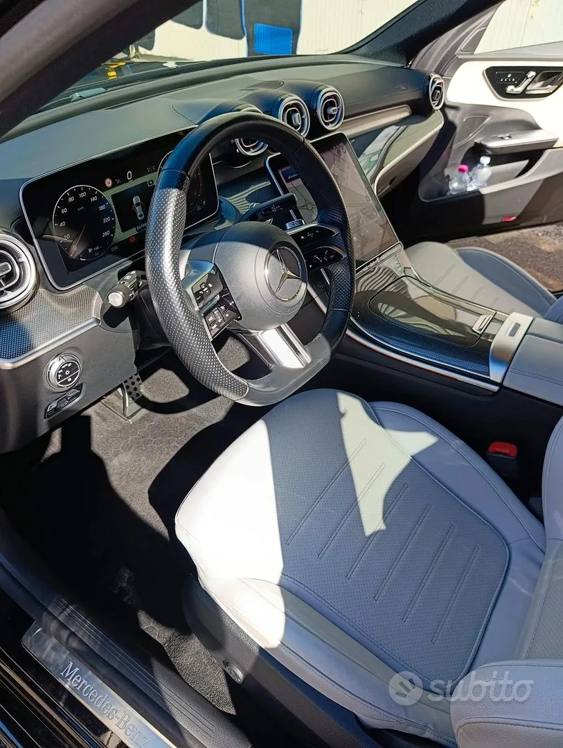Mercedes-Benz C300 2023 photo 2