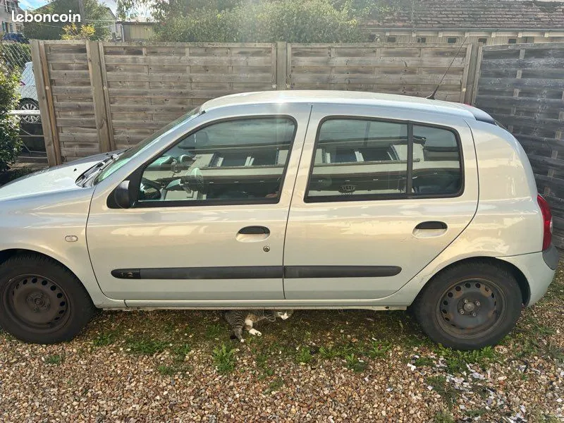 Renault Clio 2004 photo 3