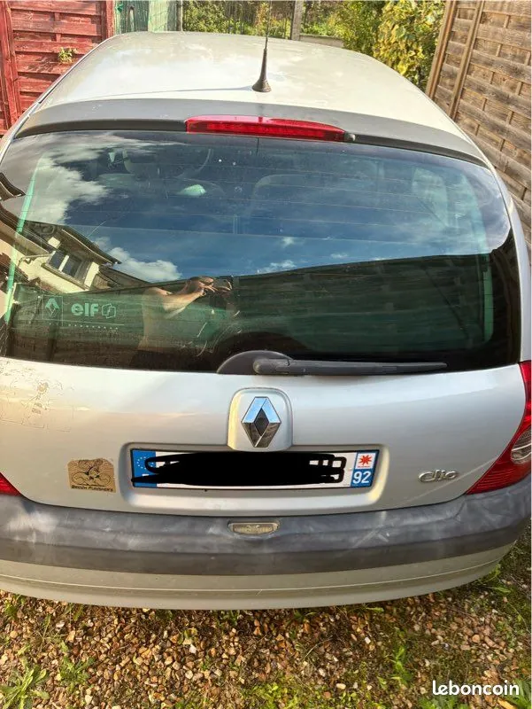 Renault Clio 2004 photo 2