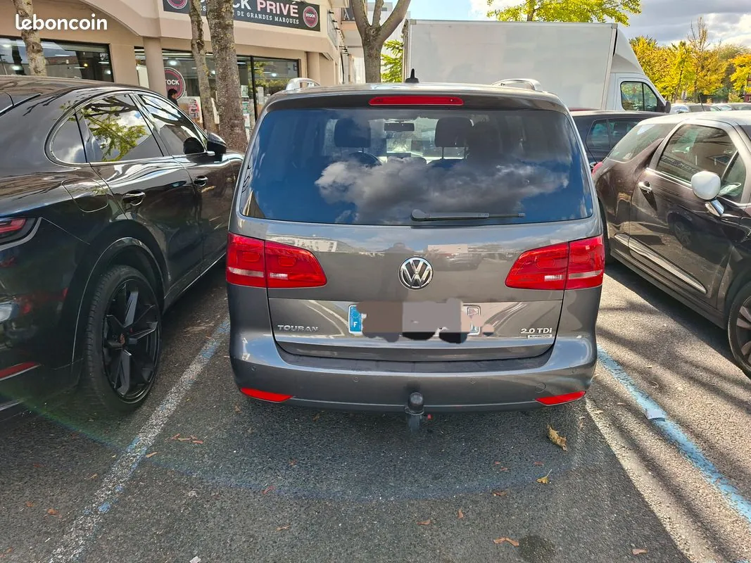Volkswagen Touran 2012 photo 3