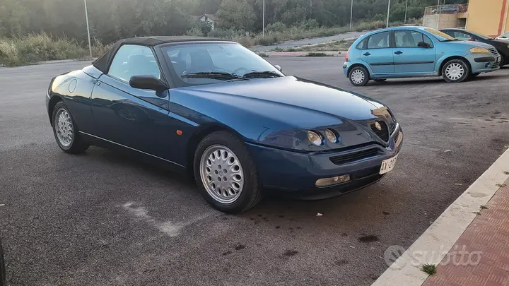 Alfa Romeo Spider 1997 photo 4