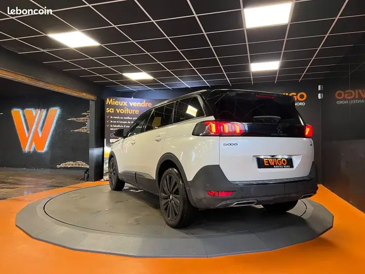 Peugeot 5008 2021 photo 2