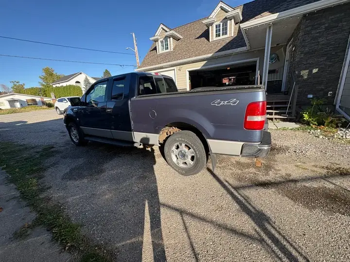 Ford F-150 2005 photo 2
