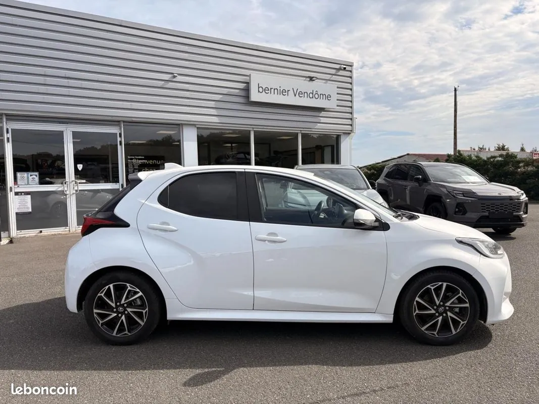 Toyota Yaris 2022 photo 3