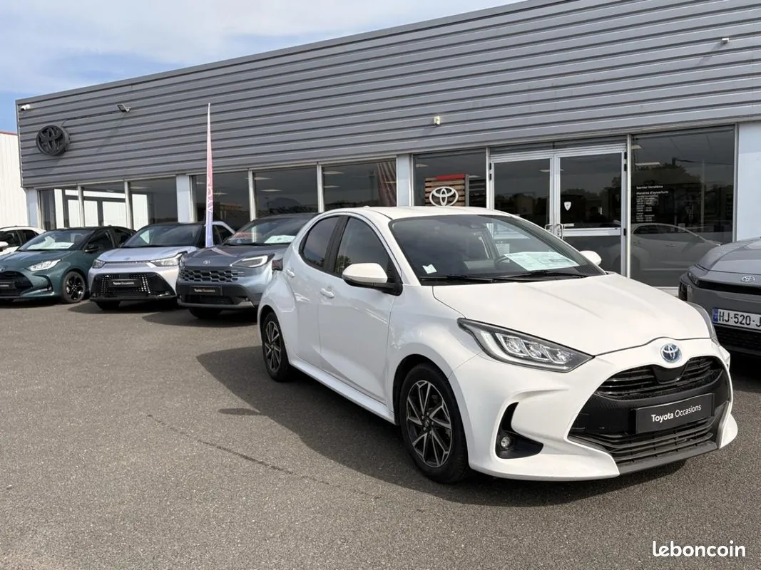 Toyota Yaris 2022 photo 2