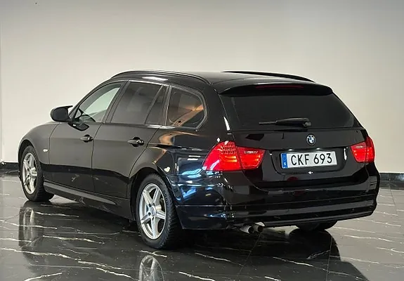BMW 325I 2010 photo 4