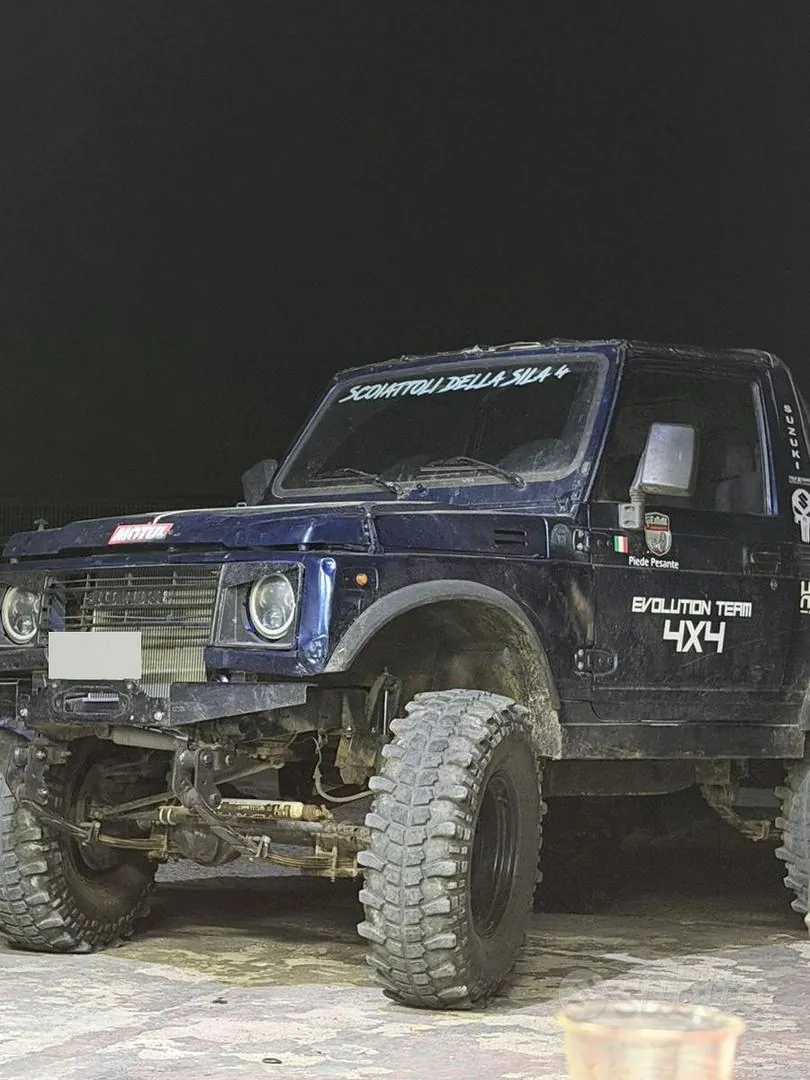 Suzuki Samurai 1984 photo 2