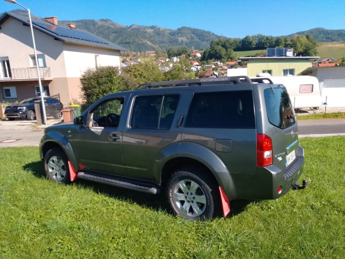 Nissan Pathfinder 2007 photo 2
