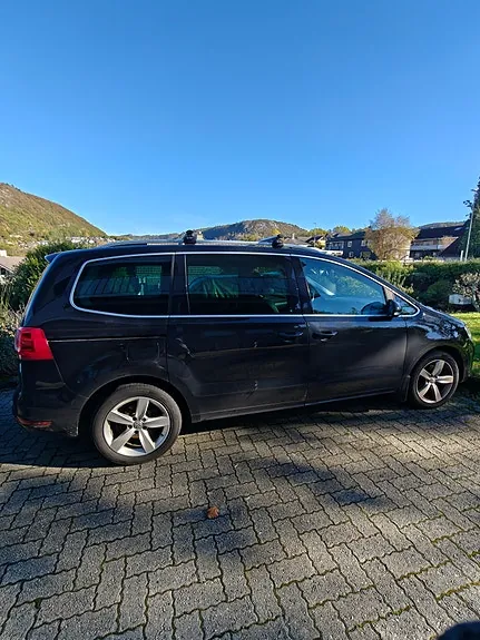 Volkswagen Sharan 2011 photo 2