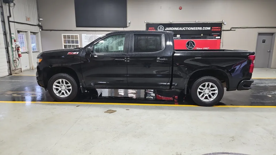 Chevrolet Silverado 1500 2023 photo 2