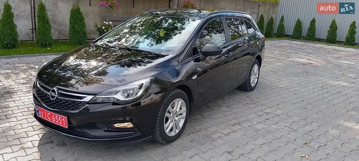 Opel Astra 2018 photo 2