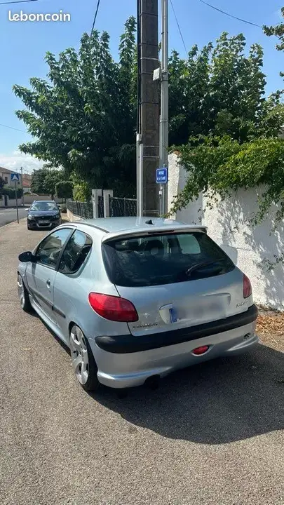 Peugeot 206 2002 photo 2