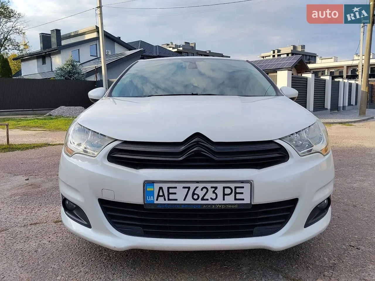 Citroen C4 2013 photo 2