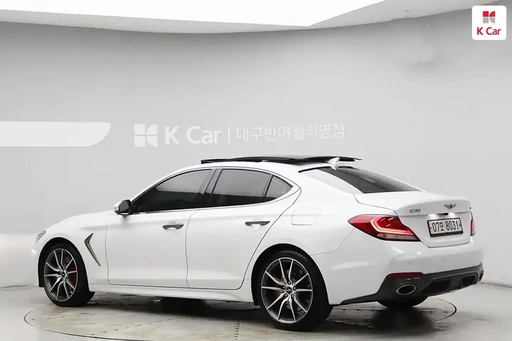 Genesis G70 2019 photo 2